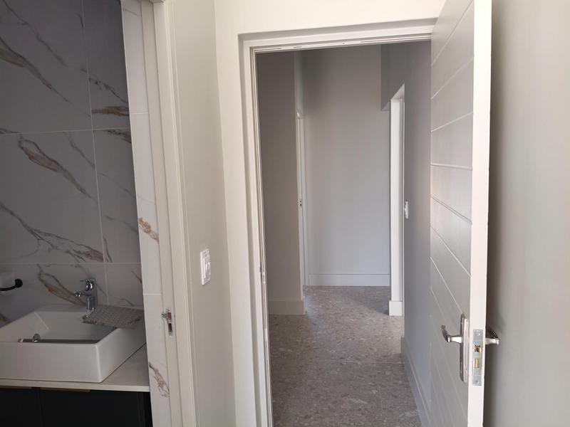 To Let 3 Bedroom Property for Rent in Goodwood Central Western Cape